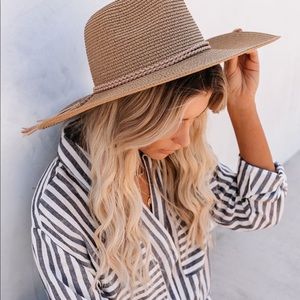 Travel Companion Tassel Hat • NEW